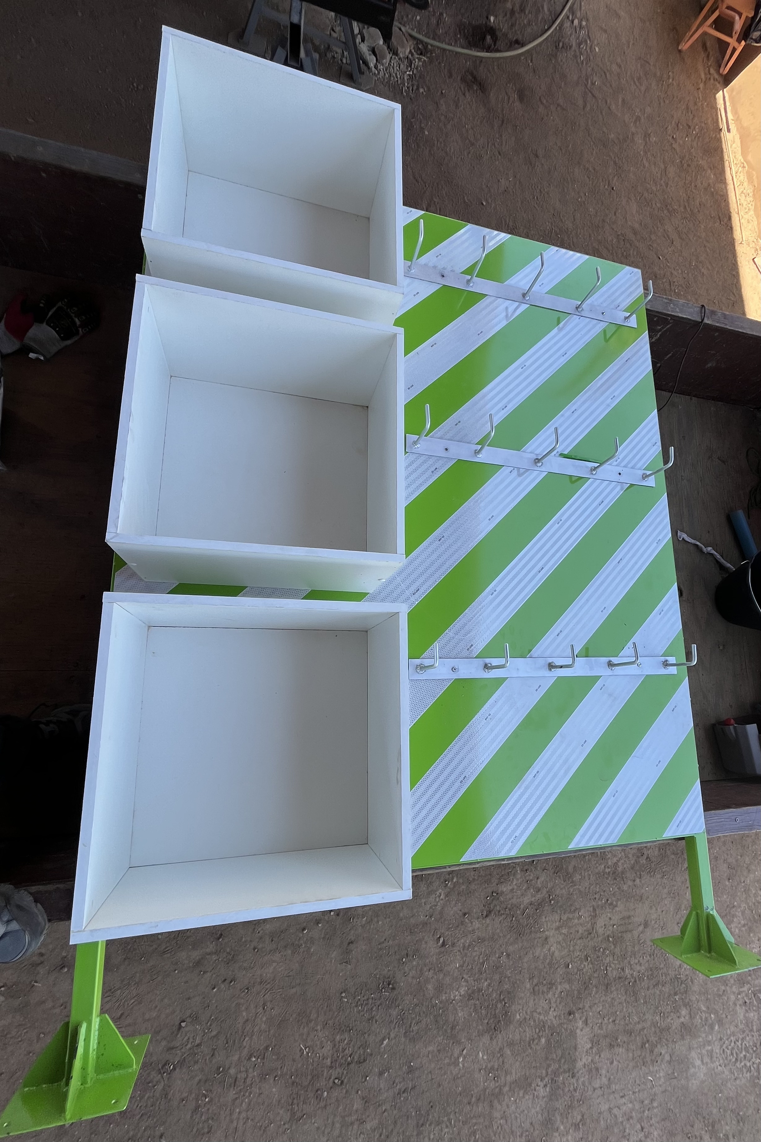 Estación de emergencia vista frontal